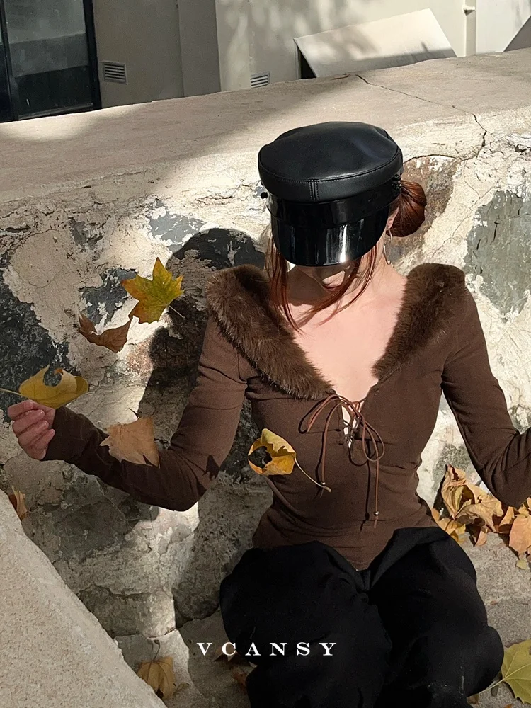 

Vcansy New Wild V-ne Coffee Belted Hollow out Long Sve Slimming Sexy T-irt Base irt Women's Faion Autumn 2025