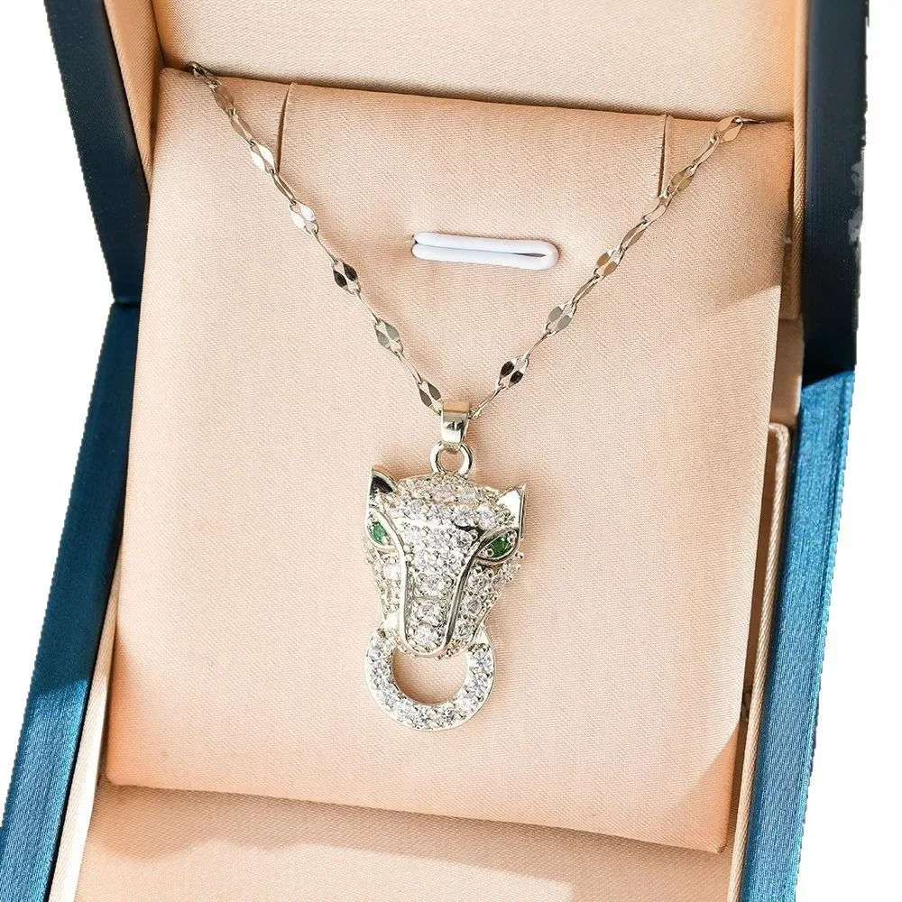 103 A heavy-duty female copper necklace with slightly inlaid real gold electroplating is exquisite and popular on Instagram