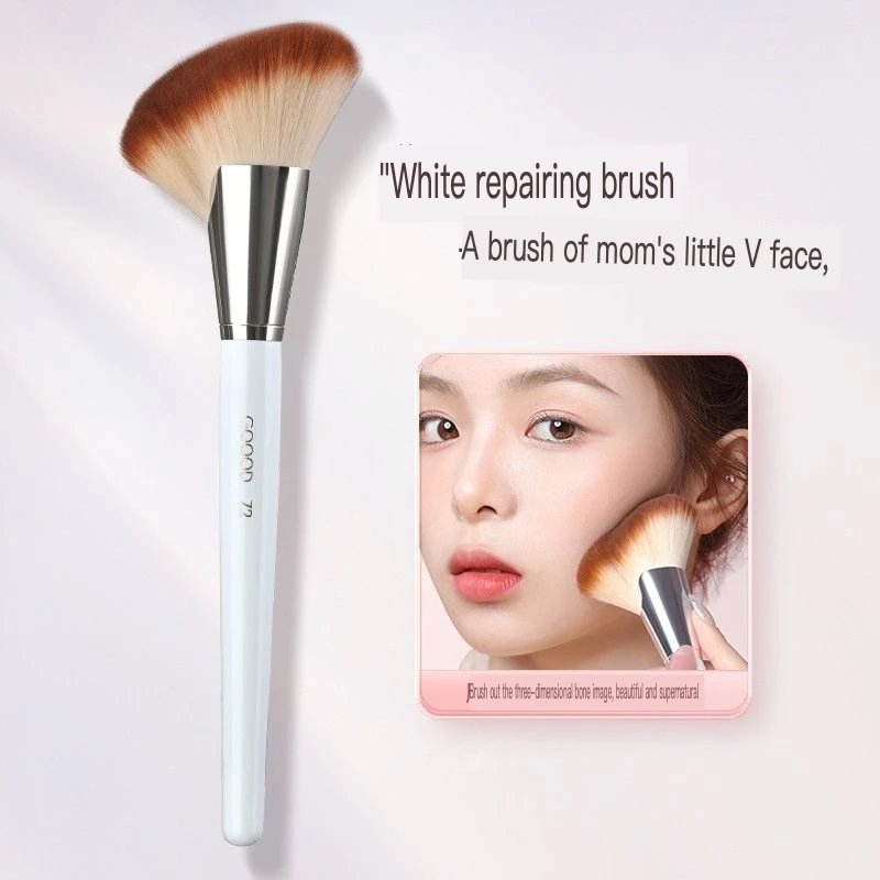 Gudi Sickle Large Angled Contouring Brush Portable Side Profile Shadow Makeup Brush One Pack for Easy Application