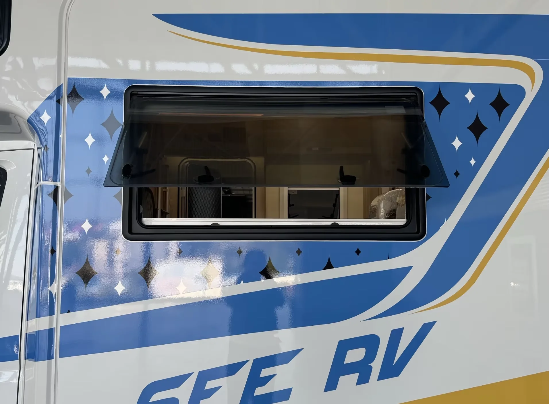 Caravan Push Out Side Window Double Insulated Glass Aluminum Frame, Multi-Angle Opening ECE Safety Approved view 2