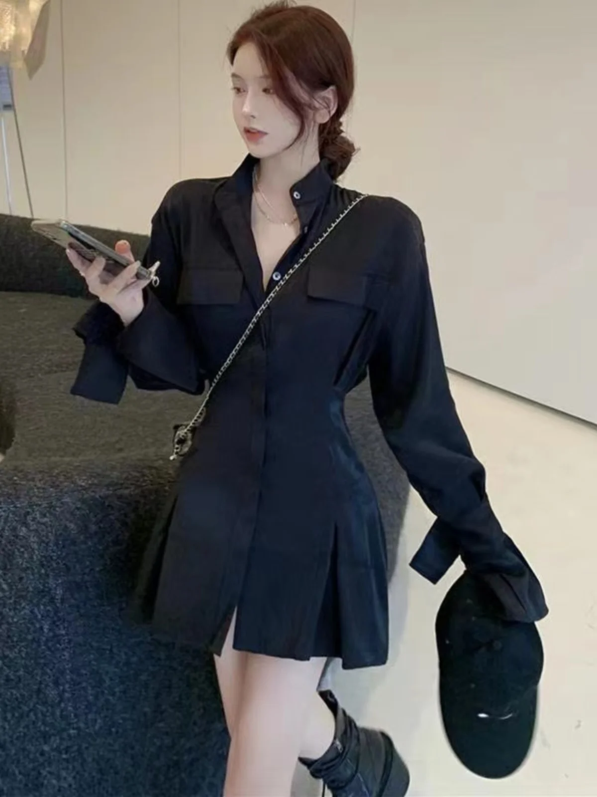 

Женское платье с длинным рукавом для ранней осени, сексуальное, облегающее, черное, с высокой талией, А-силуэт, с воротником, однотонное.