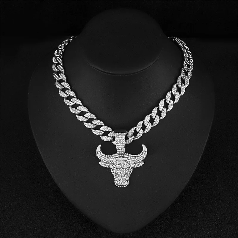 

Hip Hop Metal Ox-Head Pendant Pave Rhinestone Necklace With 13mm Cuban Chain Fashion Bling Crystal Iced Out Cow Jewelry For Men