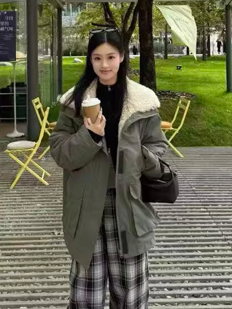 

HH Women Winter Fashion Solid Turn-down Collar Berber Fleece Jacket Female High Street Casual Zipper Pocket Decorate Splice Coat