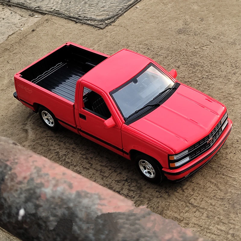 

Maisto 1:24 Chevrolet 454 SS Alloy Pickup Car Model Diecast Metal Off-road Vehicle Car Model Simulation Collection Kids Toy Gift