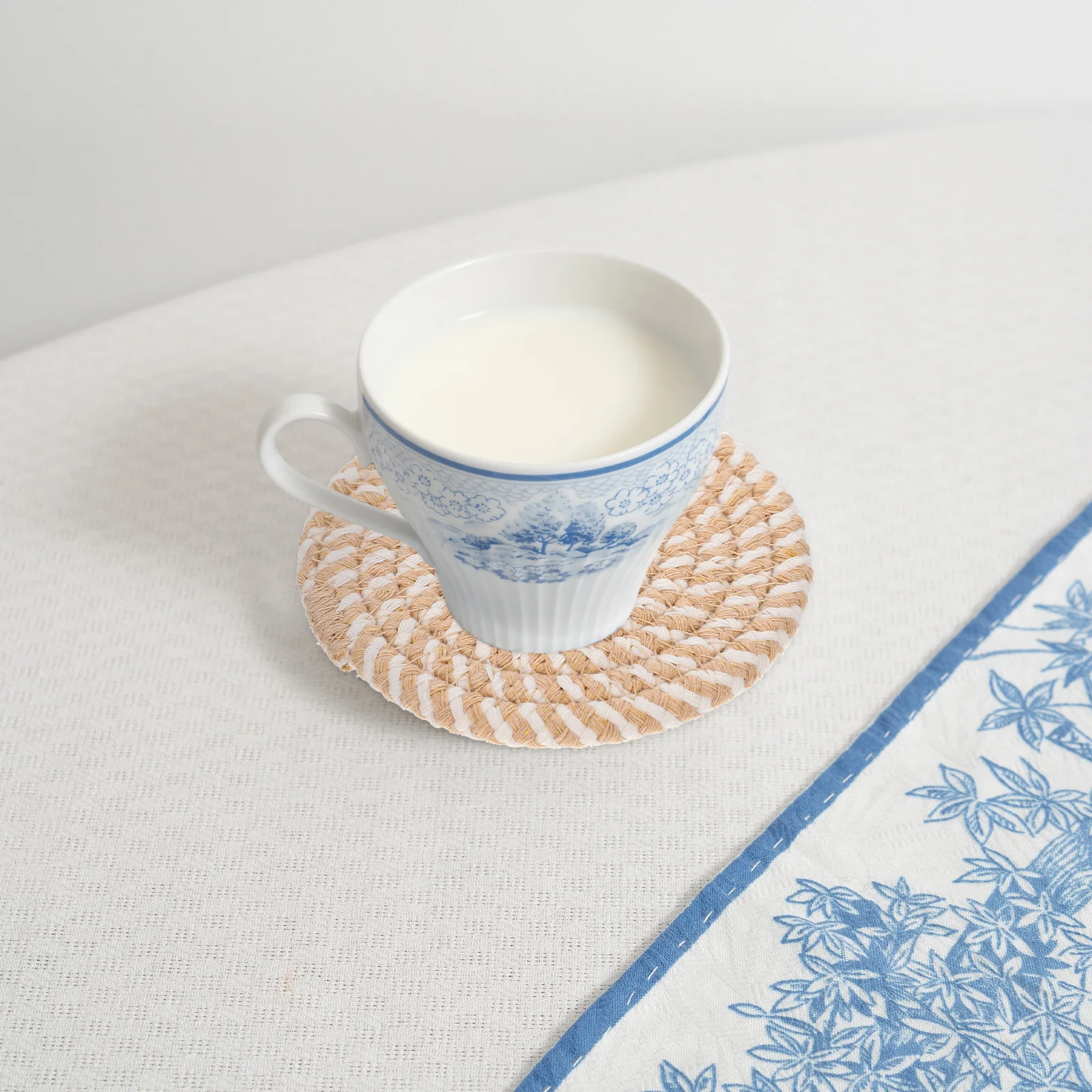 

8pcs Cotton Thread Coasters Round Woven Drink Placemats Table Cup Mats Set for Hot Coffee Linen Rustic Decorative Heat
