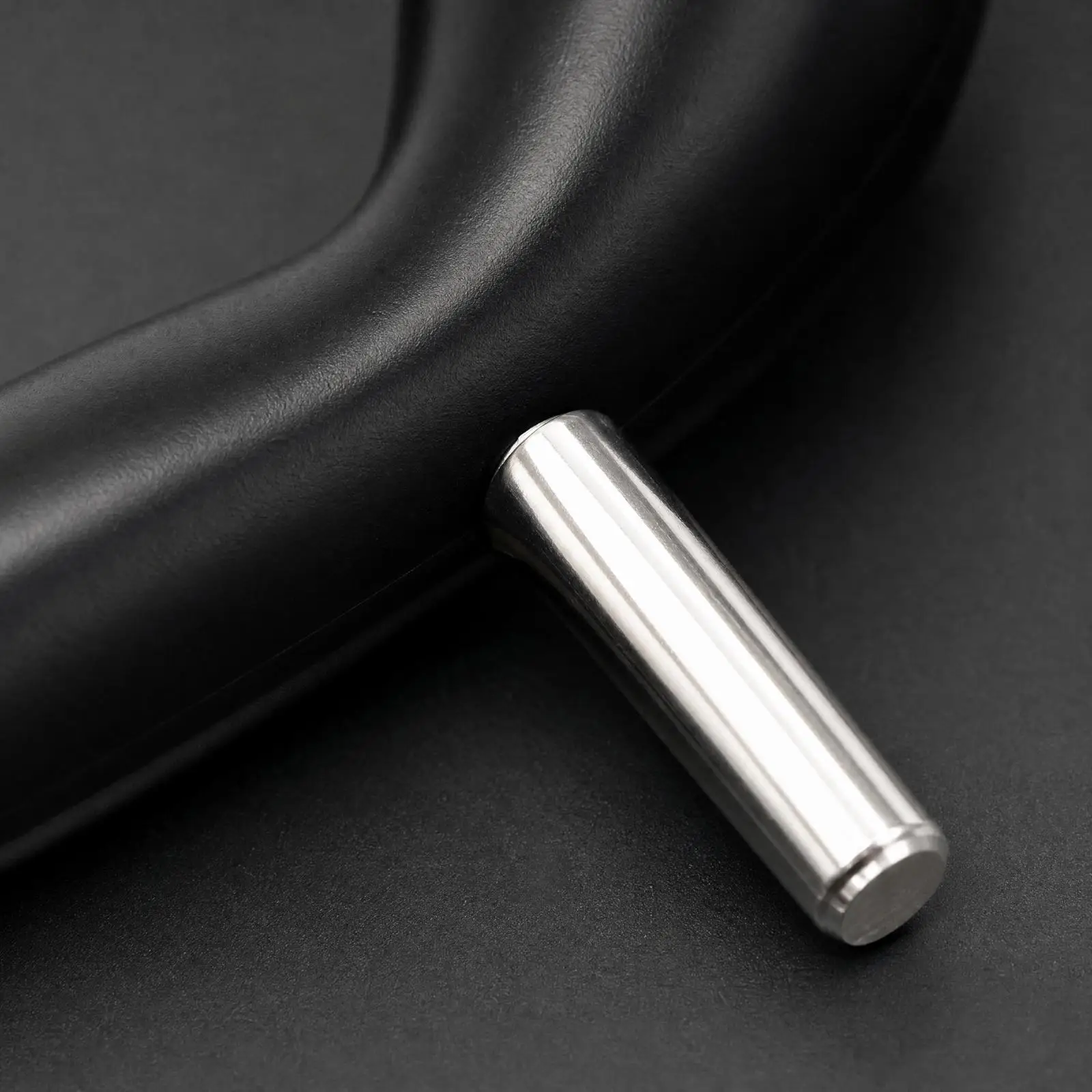 Professional Bassoon Thumb Rest Bird Design Hand Cushion with Insert Rod for Secure Mounting Woodwind Accessory for Musicians