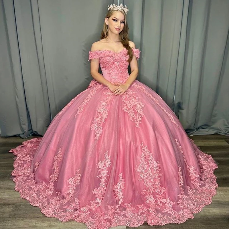 ANGELSBRIDEP różowe sukienki Quinceanera słodkie 16 suknia balowa Off The Shoulder koronkowe aplikacje eleganckie korowód Party suknie księżniczki