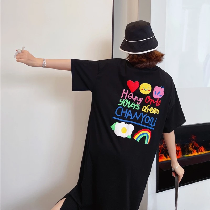 2024 Sommer neue Cartoon-Druck große gerade T-Shirt langen Rock lose Raglan Kurzarm Kleid extra lange Robe