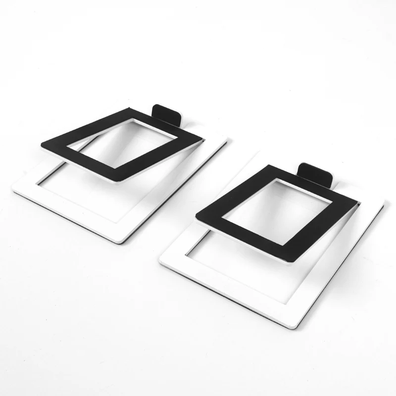 ตัวยึดตัวหน่วงการสั่นสะเทือนลำโพงคอมพิวเตอร์ตั้งโต๊ะแบบปรับมุมได้16 ° แท่นวางโลหะทนทานสำหรับลำโพงที่ใช้งานอยู่