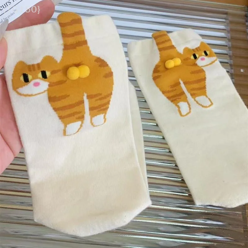 【N】 1/2 Paar Baumwollsocken mit niedlichen Katzenbällen im Cartoon-Stil, Kawaii-Lolita-Strick-Mittelrohrsocken mit Katzen-Po-Aufdruck