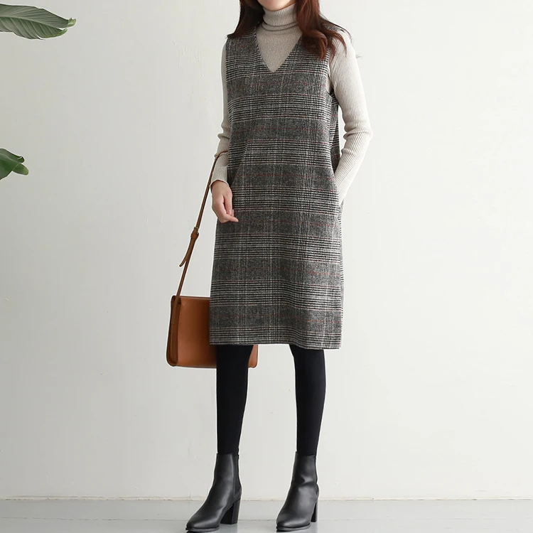 Wiosenna wełniana kamizelka w kratę Dr Slimming plus size z rozcięciem z boku, spódnica midi Dr o artystycznym kroju do pracy.