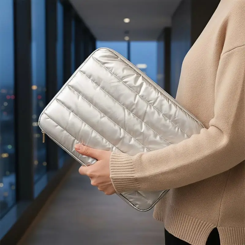 Lightweight Large Capacity Laptop Case Water‑Resistant Shockproof Portable Commuter Notebook Storage Bag