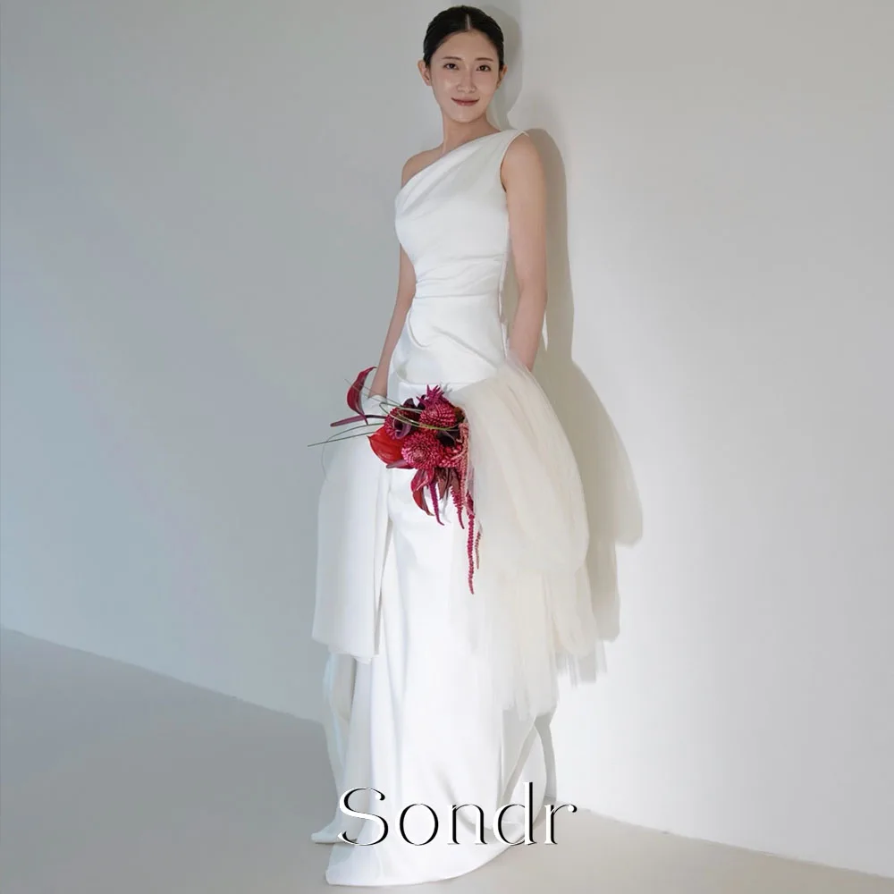 Sondr Simple Robe de mariée coréenne asymétrique à épaule unique, longue, élégante, pour photographie de mariage et soirée, pour la mariée