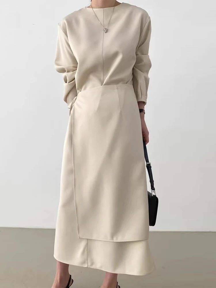 ชุดเดรสผู้หญิงทรงตรงแบบหลวมสไตล์ฤดูใบไม้ร่วง พร้อมกระโปรงซ้อนชั้น สวมใส่สบาย