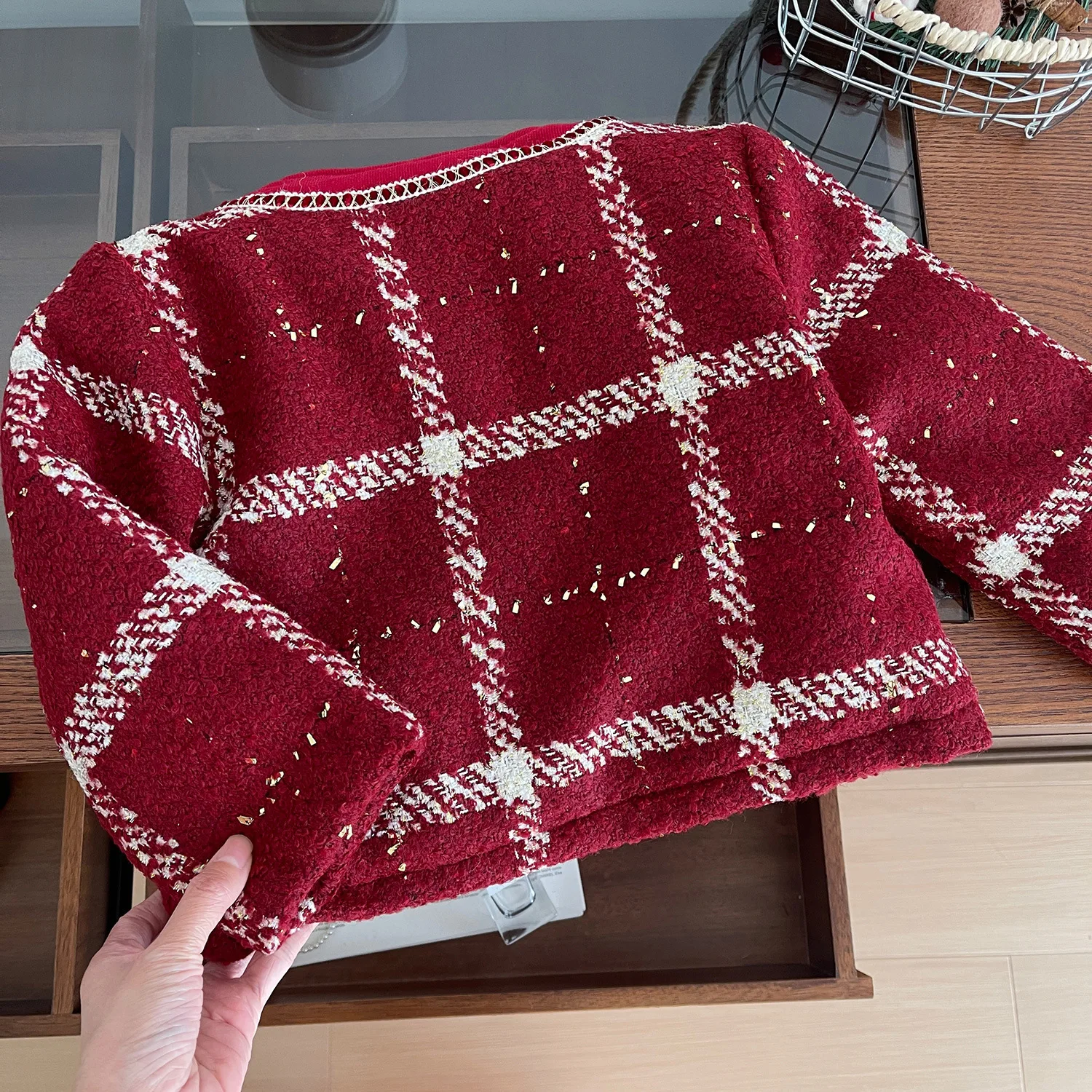 Girls' clothing 2024 autumn and winter new girls' plaid and cashmere 2- sets baby girls' annual dress red small fragrance suit
