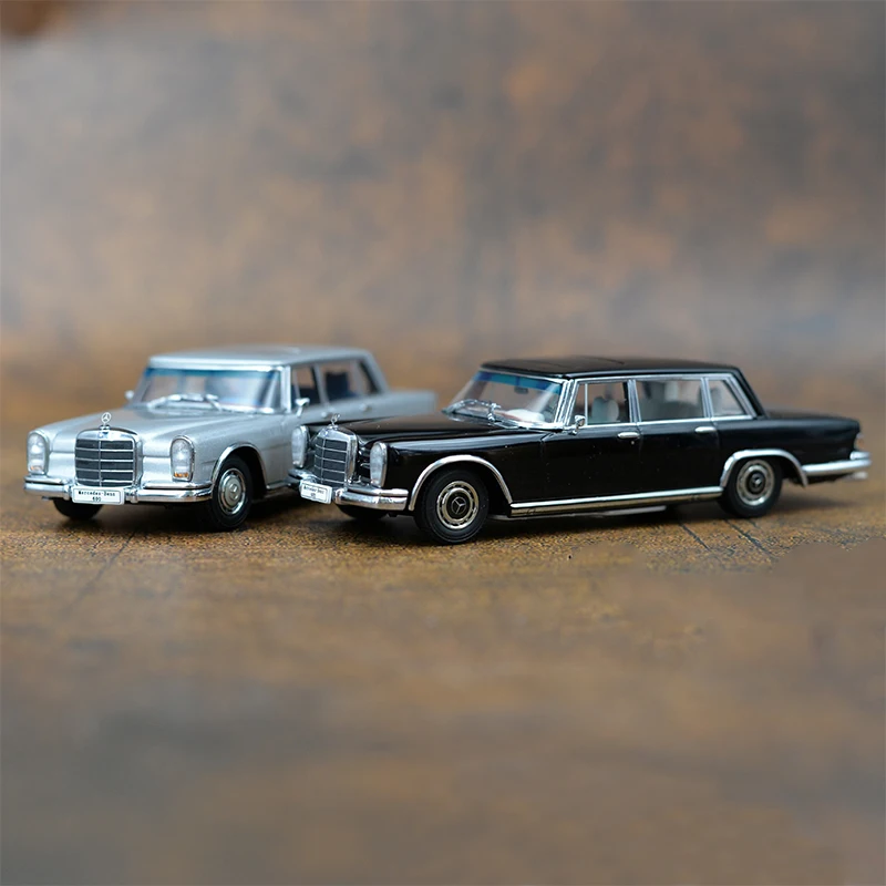 1:43 Scale 600 Pullman W100 SWB Short-axle Limousine Simulation Alloy Car Model Static Display Collectible Toy Gift