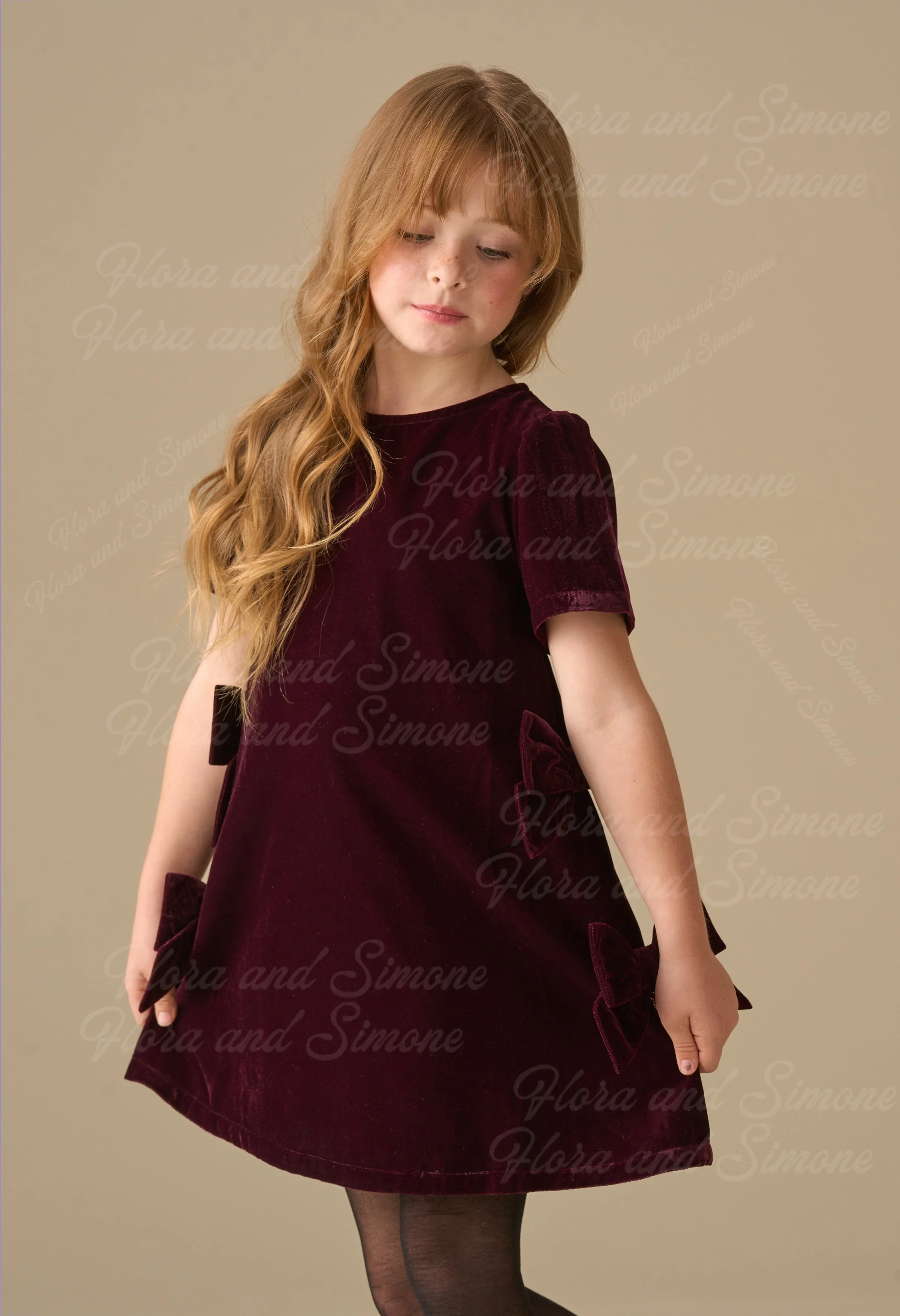 Gaun Pengiring Pengantin Anak Perempuan Berbahan Beludru Burgundy Lengan Pendek untuk Perayaan Natal, Pernikahan, dan Ulang Tahun