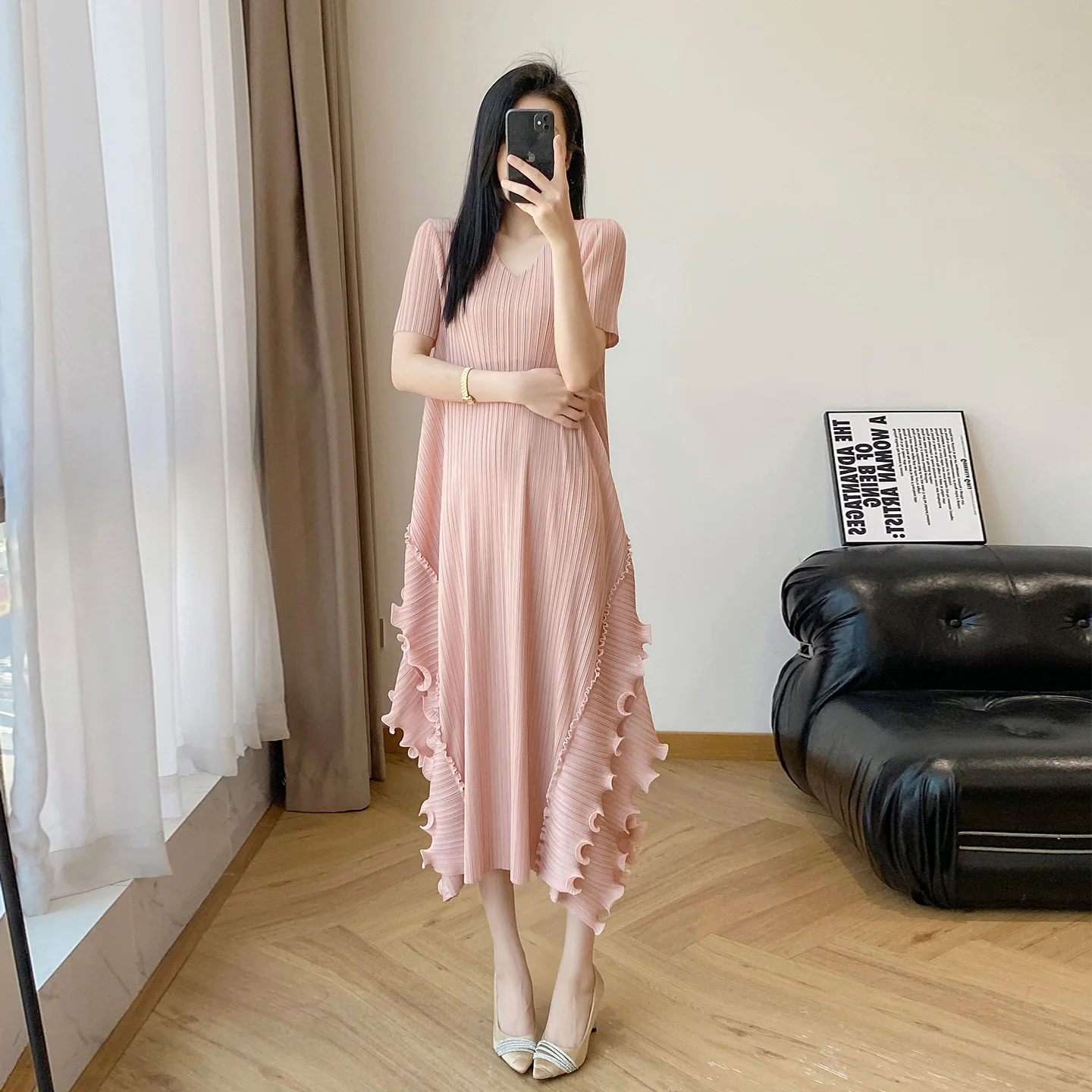 

Miyake Pleated Fashion Light Luxury Dress Round Neck Short Sleeve Loose Big Swing 2025 Summer New Long Dresses Women Clothing