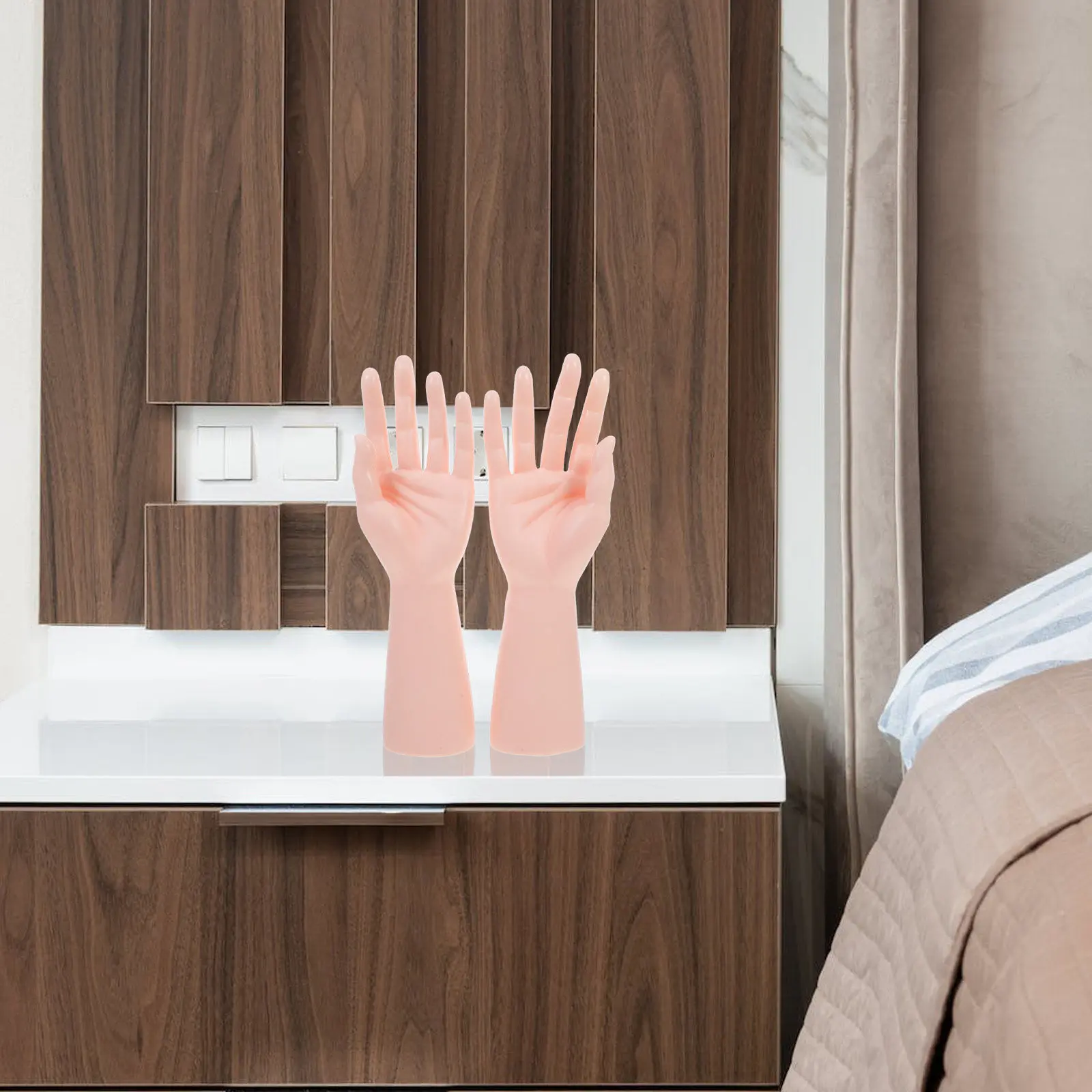 

2Pcs High Fidelity Mannequin Hands Jewelry Holder Decorative Ring Bracelet Display Stand for Store Exhibition Collection