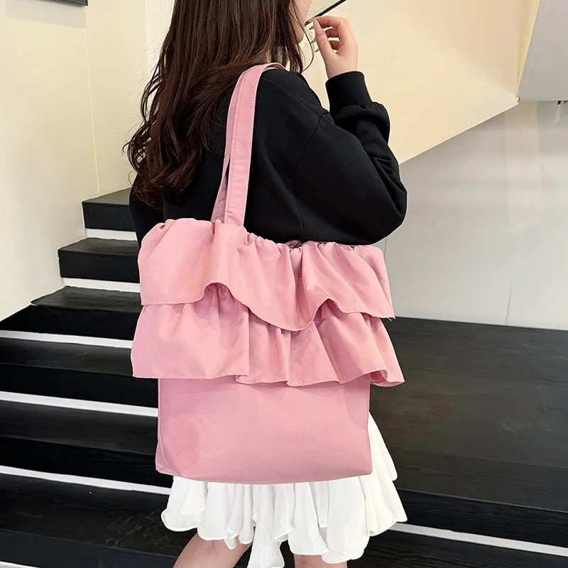 

Корейская тканевая сумка с рюшами для женщин, новинка 2025 года, ниша, большая вместительная сумка на одно плечо, подмышки, сумка студенческого класса