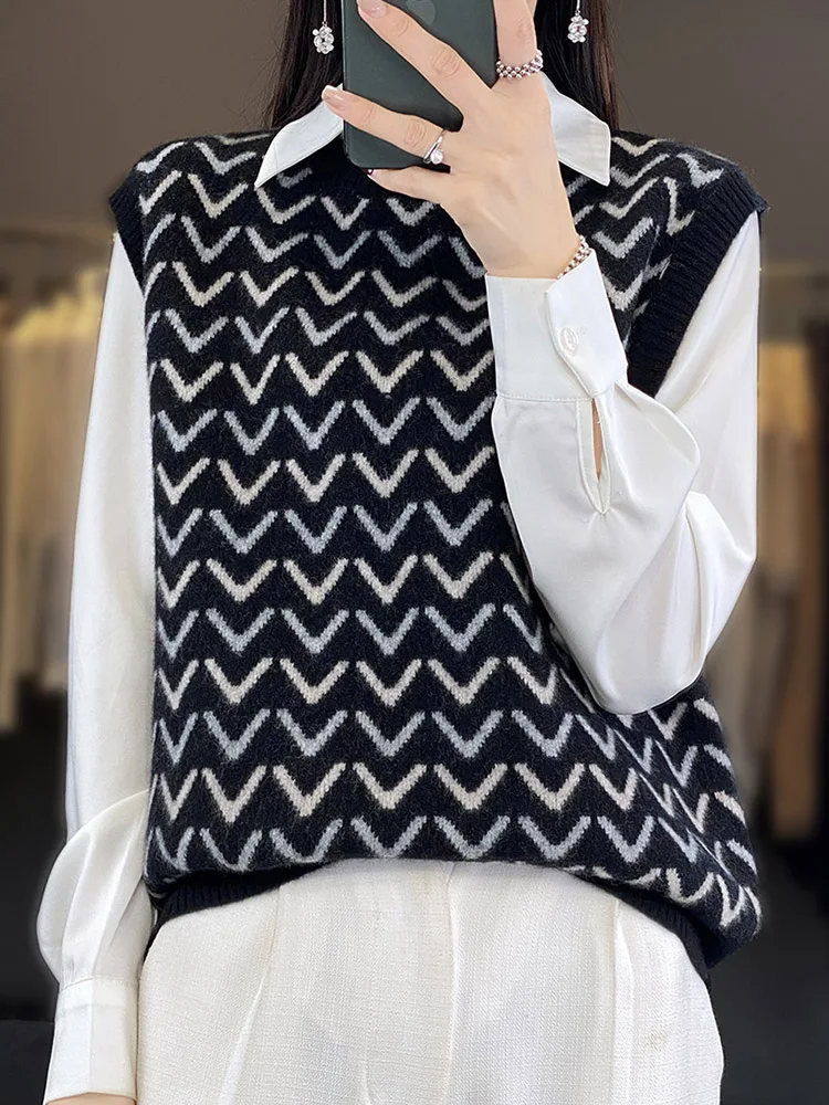 New Autumn And Winter Waistcoat 100% Pure Wool Vest Women's Jacquard Black And White Contrast Outer Wear Knitted Vest Top