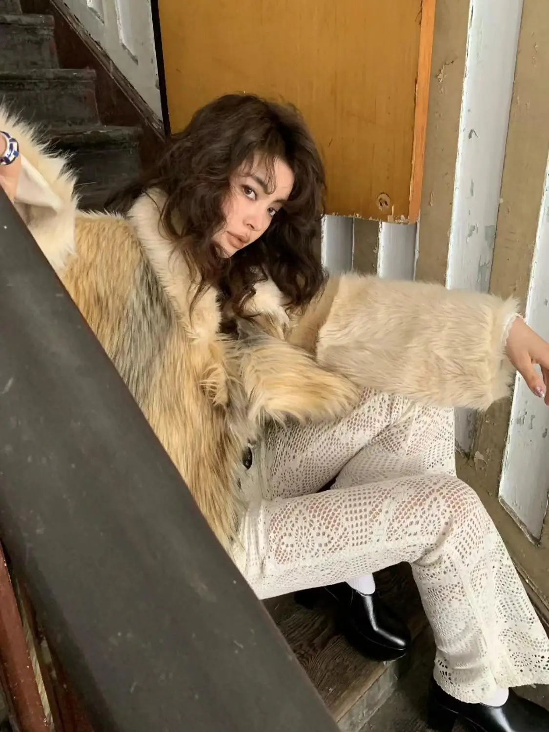 Warmth Vintage Plush Color Block Collar Fur Coat Spicy Girl Mid-Length Outerwear Soft Touch Long Sleeve Commute Style
