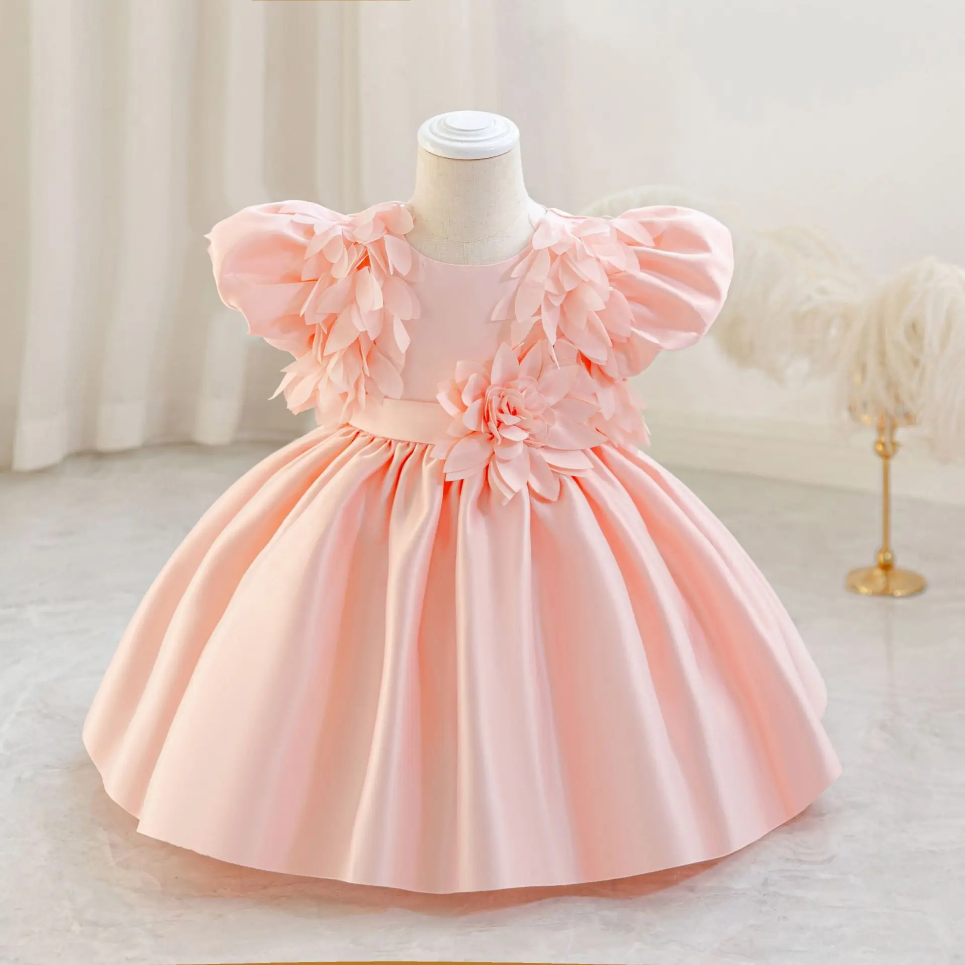 

Puffed-sleeve dress, a cute princess dress with big flowers for the first birthday party of girls from January to Jun