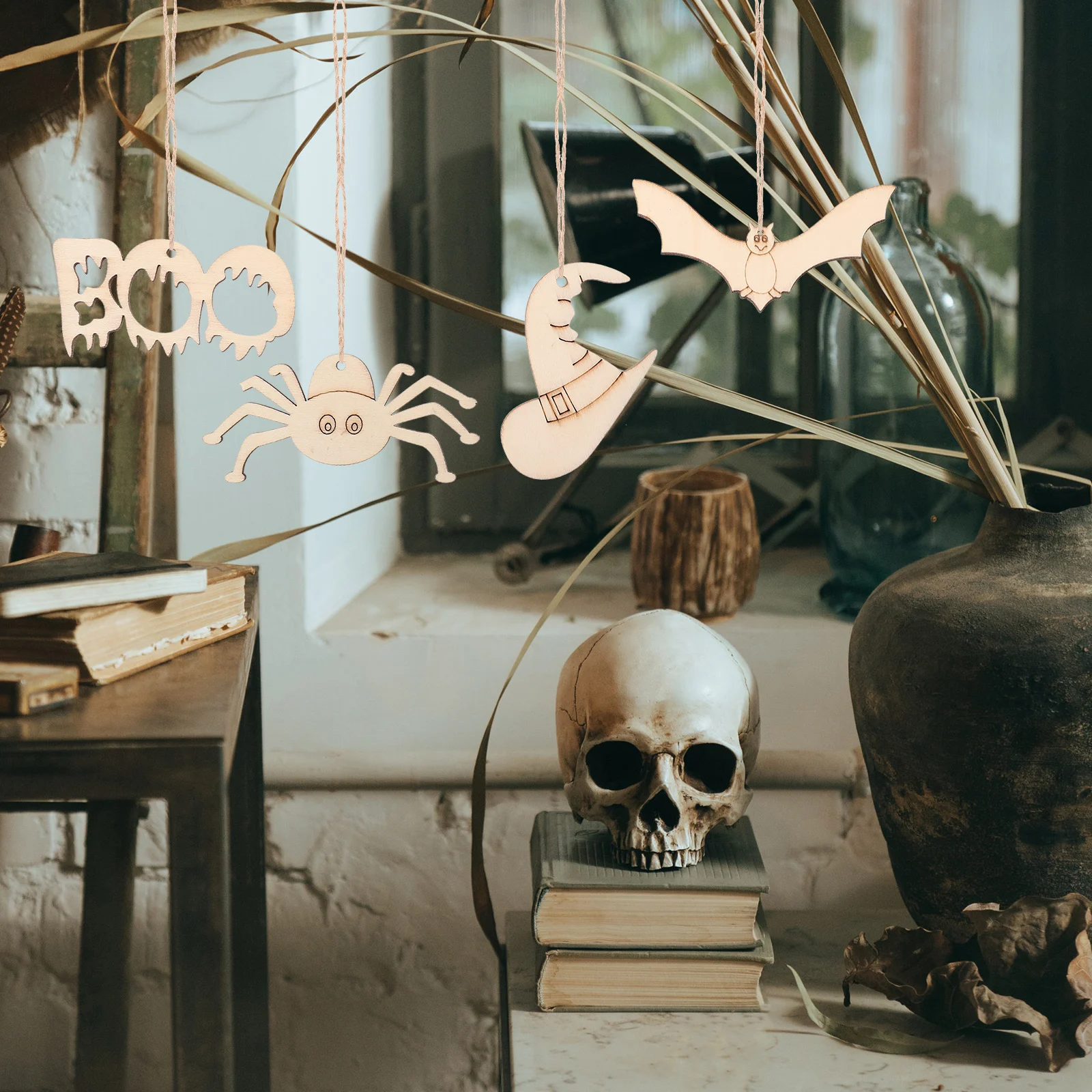 

60Pcs Halloween Festival Decor DIY Wood Pieces Unfinished Wooden Slices Multipurpose Blank Boards for Creative Painting