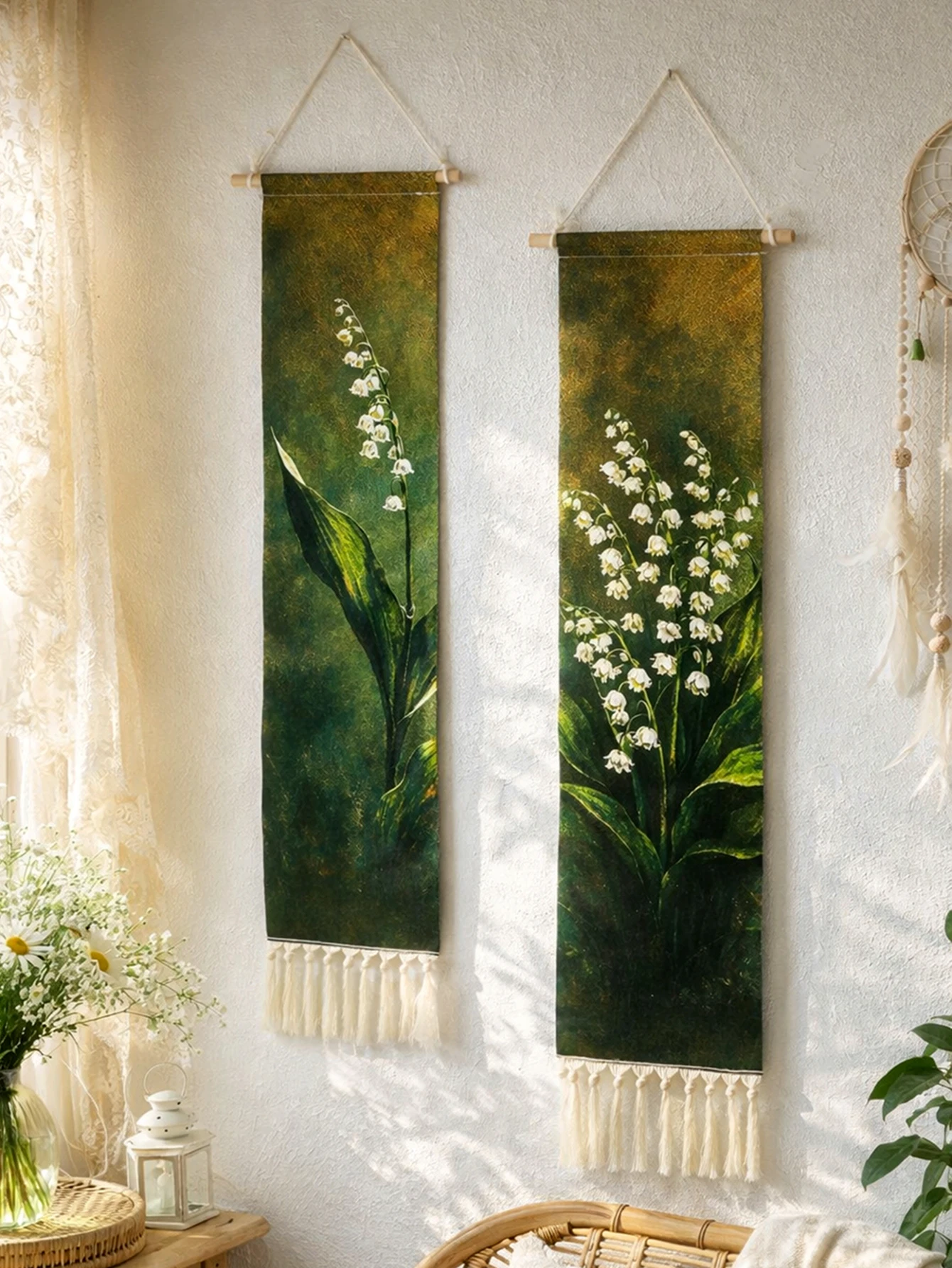 Vintage Lily of the Valley Wall Hanging Tapestry Floral Print Macrame Tassel Wall Art for Bedroom, Living Room & Farmhouse Decor