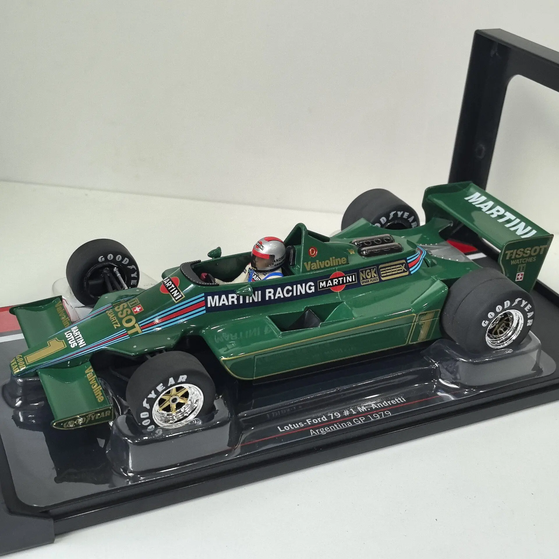 Diecast MCG 1/18 Scale LOTUS FORD 79 #1 1979 F1 Formula Racing Car D4 Alloy Car Model view 3