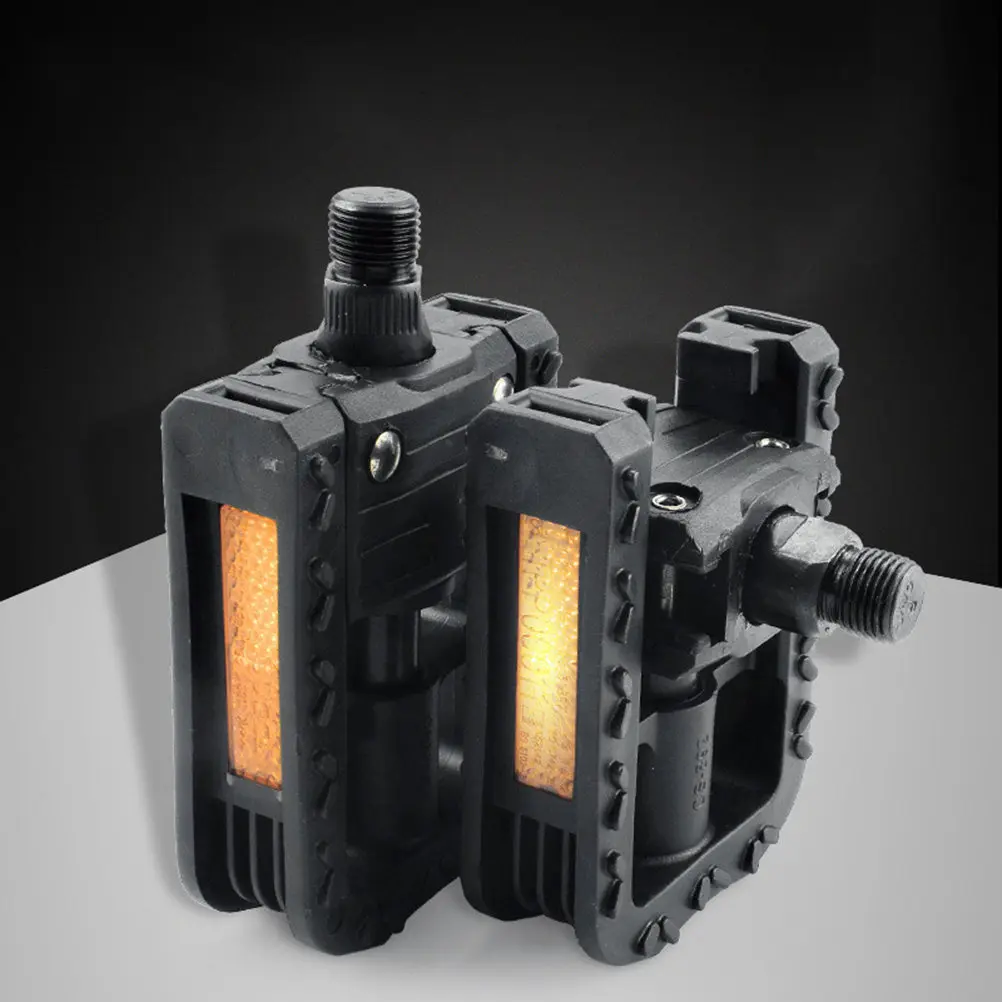 

1 Pair Aluminum Alloy Mountain Bike Pedals Foldable Lightweight Non-Slip Surface Large Tread Safe Grip Cycling Pedal for Road
