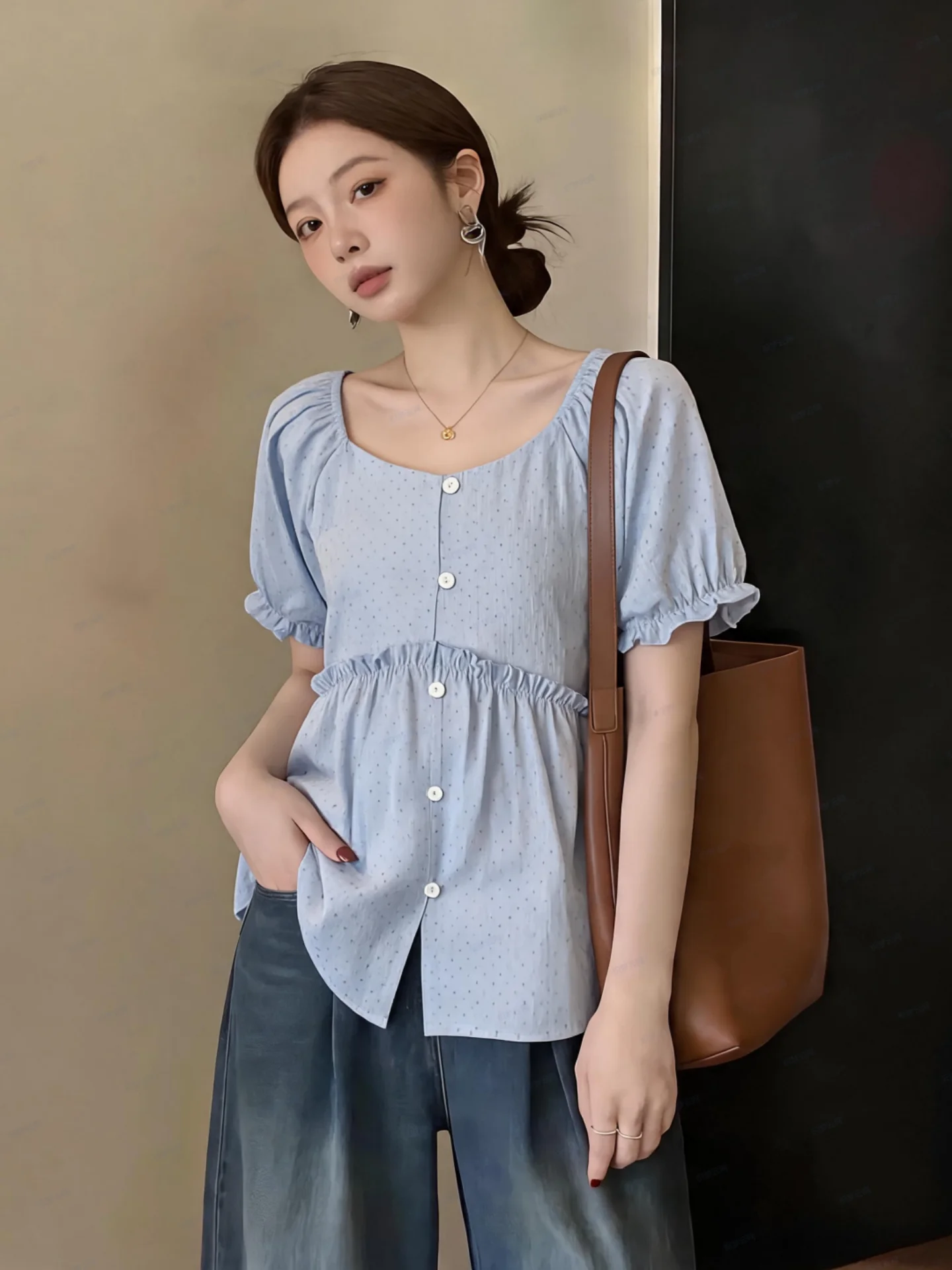 

Blue Bubble Short Sleeve Base Shirt Women's Summer New Large Size Fat MM Slimming Belly Covering Wooden Ear Ring Square Colla...