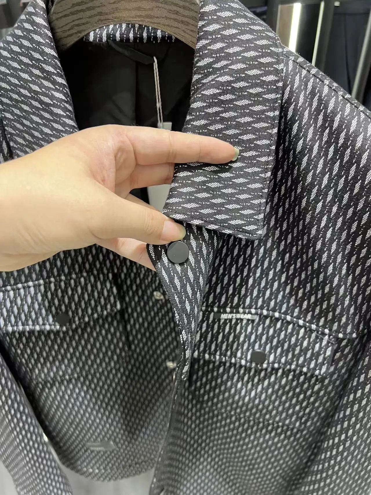 

Мужская рабочая одежда Homesense Jaet Stand Fit Long Sve Casual Sle из полиэфирного волокна с внутренним узором и геометрическим узором