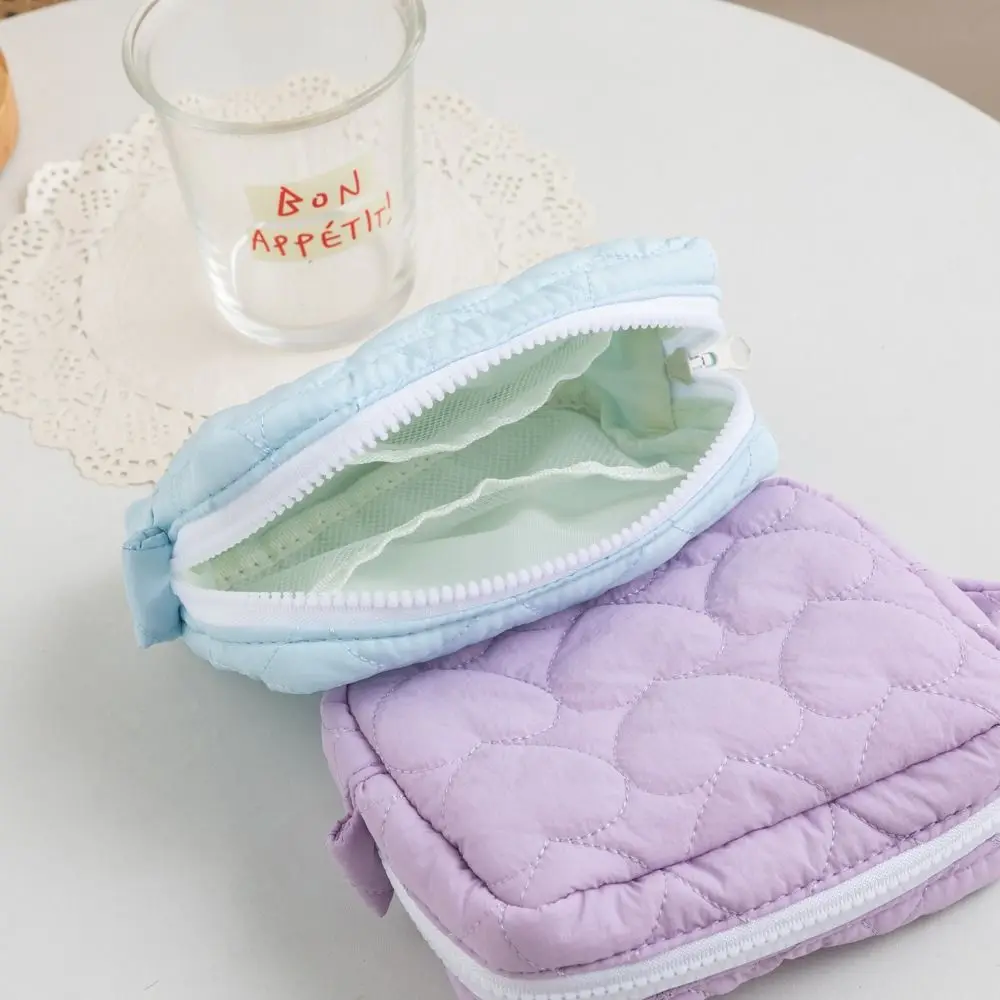 New Fashion Mini Cosmetic Pouch Candy Color Cute Women Clutch Handbags Love Heart Design Student Big Toiletry Bag
