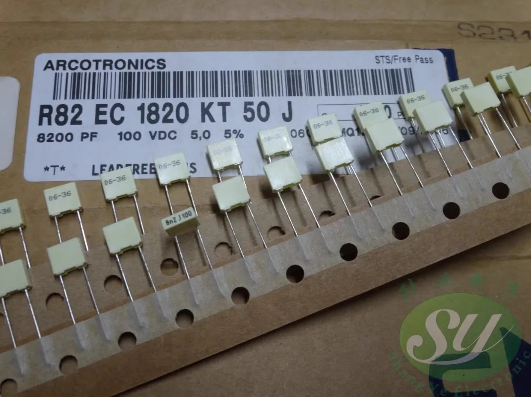 

20PCS AV R82 0.0082uf/100V 8.2nf 8200pf 8n2 822 New film capacitor