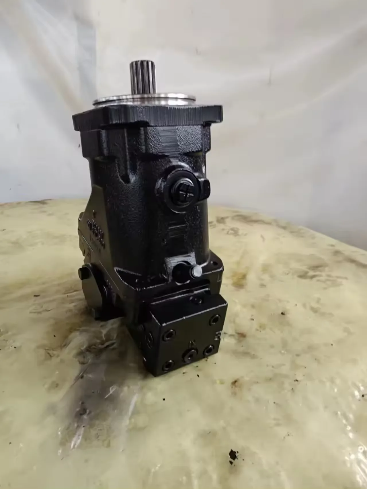 OEM 51D 51V 51C 51D060 51D080 Hydraulic Motor 51D080-1 RD2NE2B1NNU1NNN050AAE600 Bent Axis Variable Displacement Piston Motor