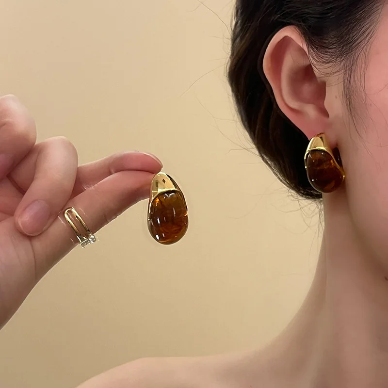 XIALUOKE Fashion Geometric Irregular Resin Stud Earrings Women\'s Party Wedding Jewelry Travel Accessories