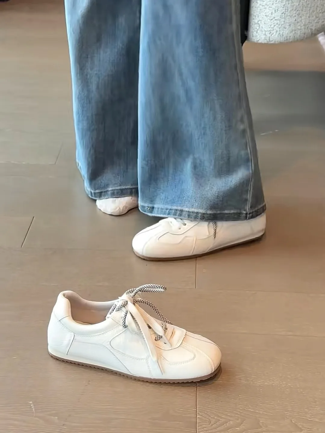 レザーバレエダンスデキンシューズレディースカジュアルスポーツフラットヒールクロスバックルラウンドトゥラバーアウトソールディープマウスシューズ