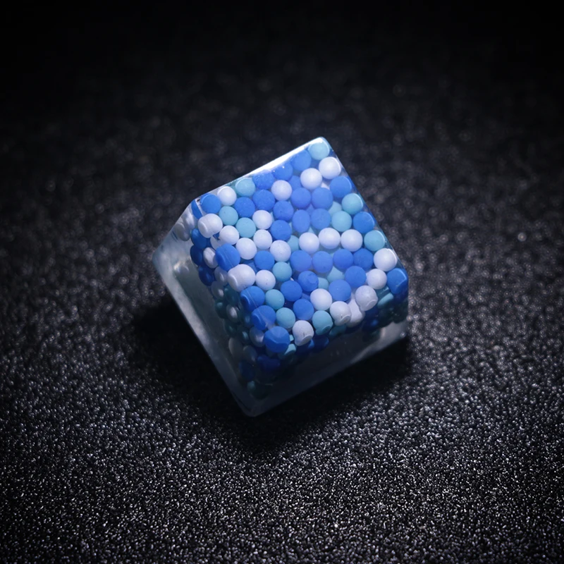 

Personalized keycap Single light-transmitting couple gift resin mechanical keyboard cap OEM high blueberry bubble keyboard cap