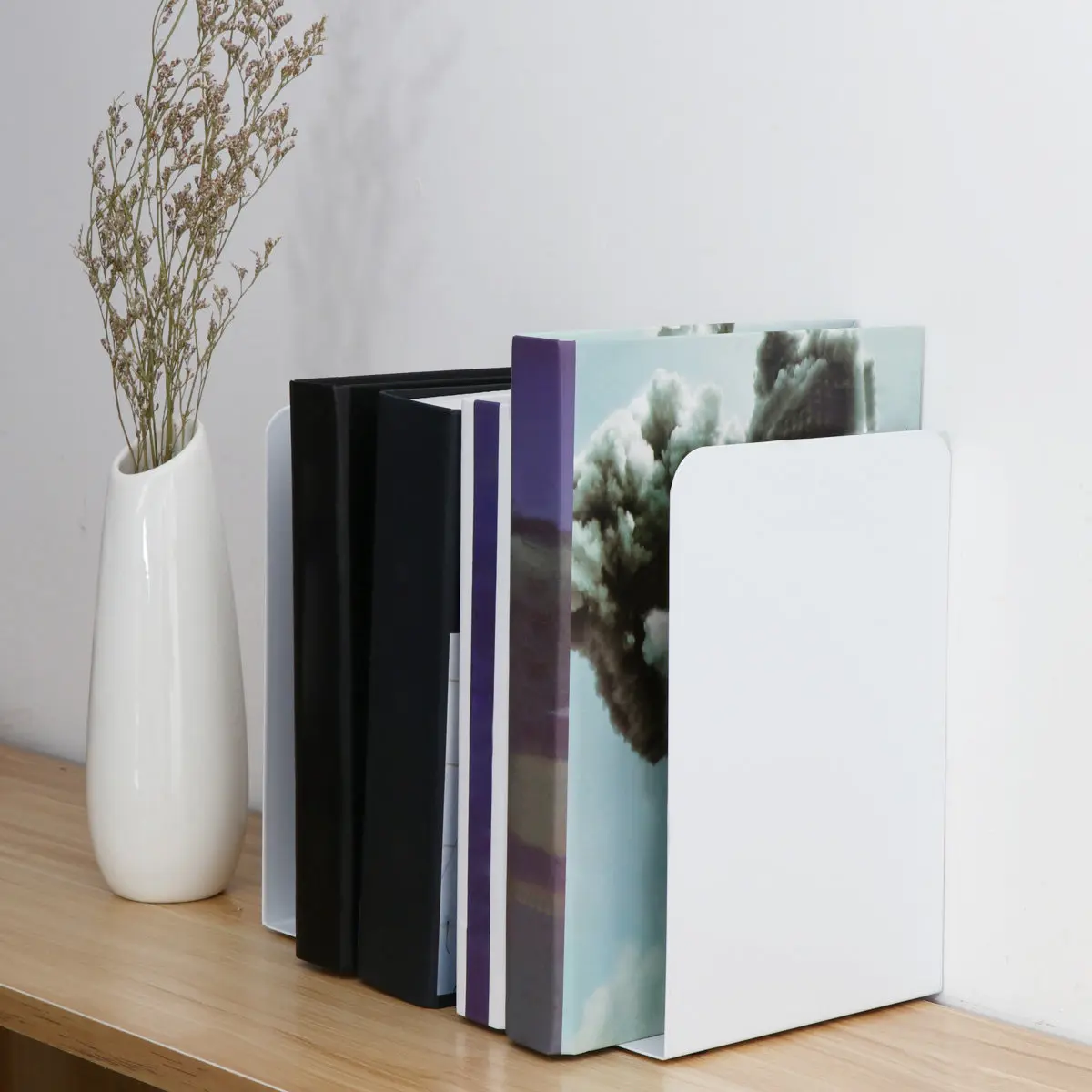 1Pair Metal Bookend Heavy Duty Decorative Modern Book Ends for Books Magazines Files Anti-Slip Base Stable Secure Book Stoppers