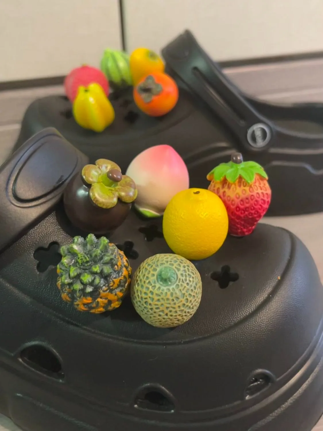 

Footwear Decoration DIY Mini Fruit Series Popular Adornment for Clogs Sandals Lovely Designer Charms Cute Kids Boys Girls Gifts