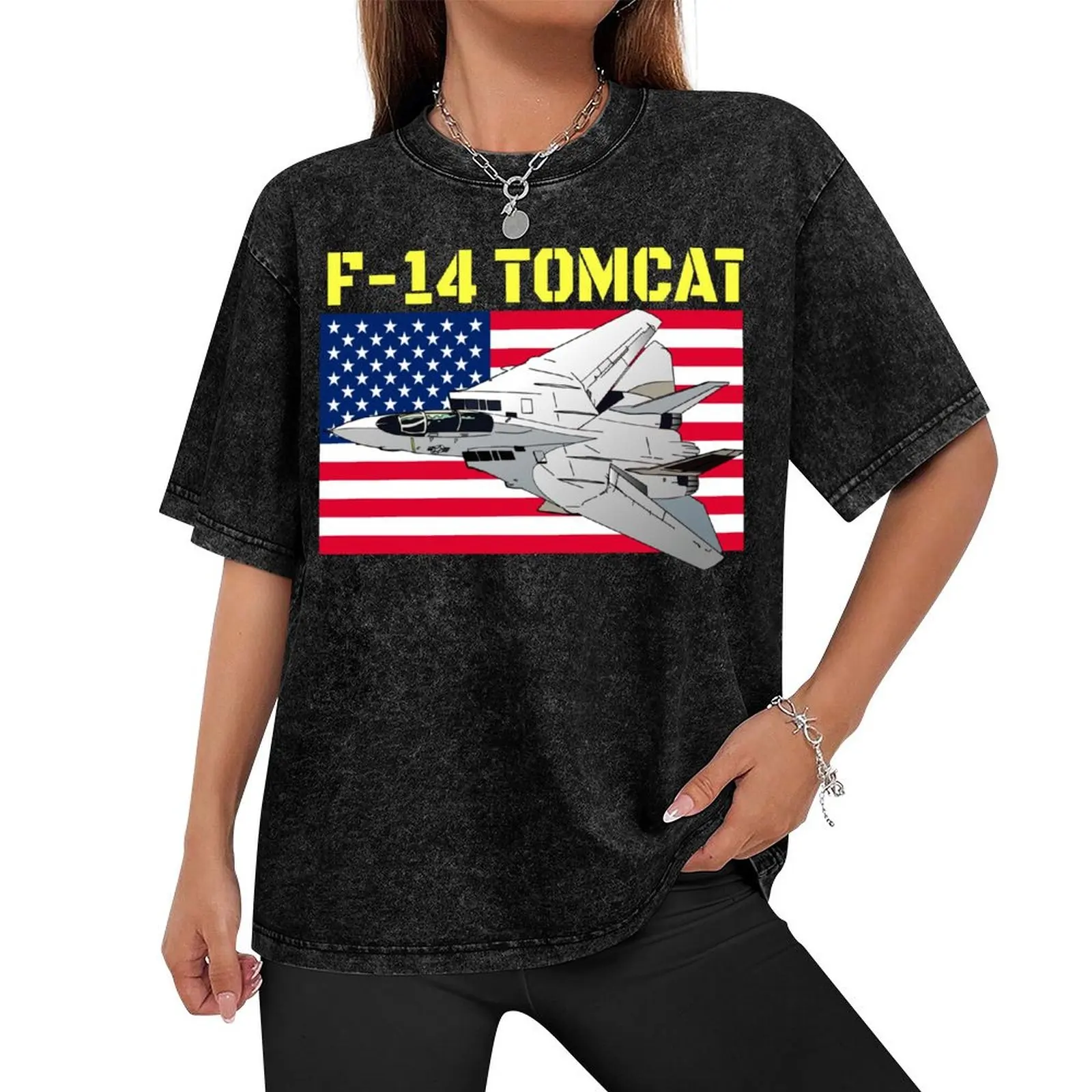 U.S Naval F-14 Tomcat and the American flag. Fun pilot and aircraft t-shirts, perfect for aviation buffs and flying airp T-Shirt