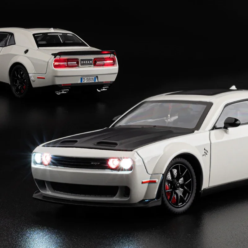 Simulação 1:24 dodge challenger hellcat redeye liga modelo de carro som e luz crianças brinquedo presente aniversário em miniatura voiture