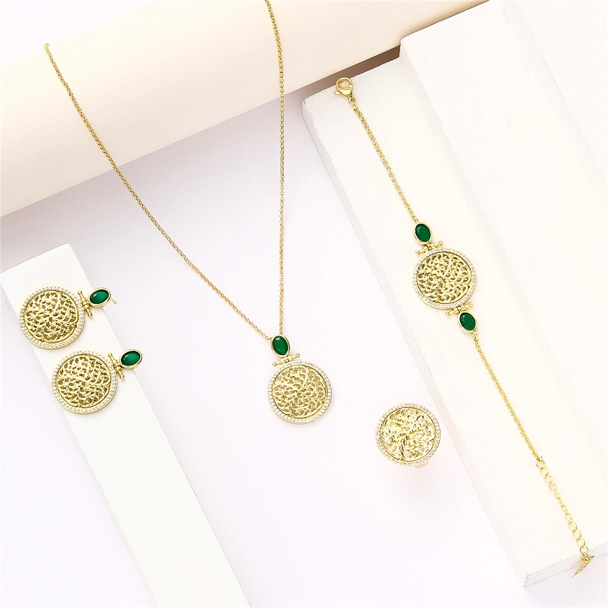 LUIZADA 2022 Jun hot selling accessories wedding jewelry set for women Hollow pattern Coin jewelry Necklace Bracelet