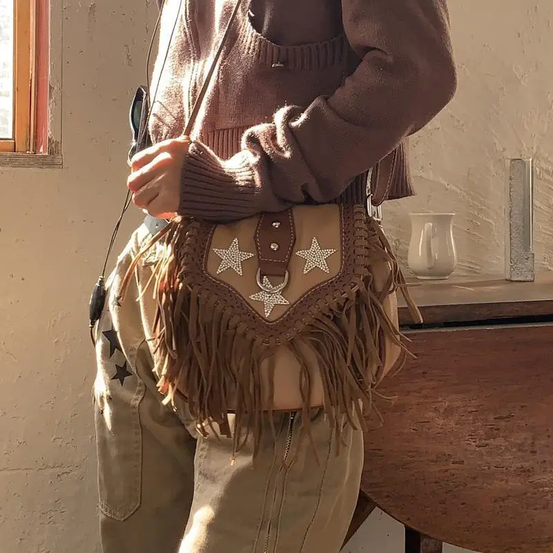 2024 American Western Style Shoulder Bag Niche Fashion Design Tassel Crossbody Bag Versatile Retro Armpit Crossbody Saddle Bag