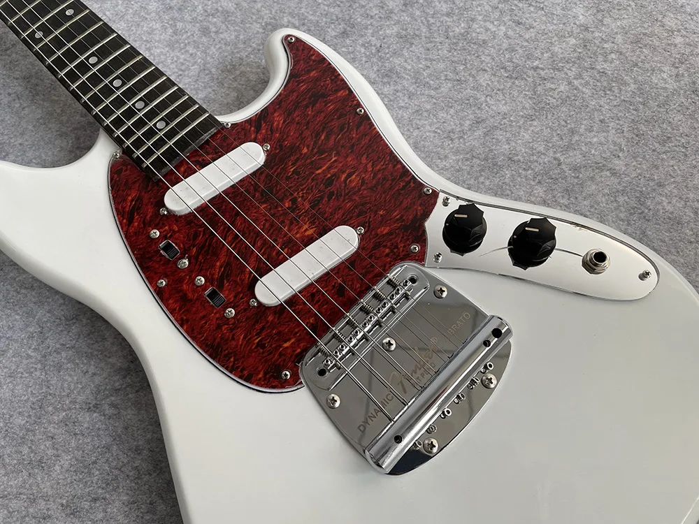 

Electric Guitar with 6 Strings, Rosewood Fingerboard, White Color, High Quality, 2-Piece Pickup, Free Shipping