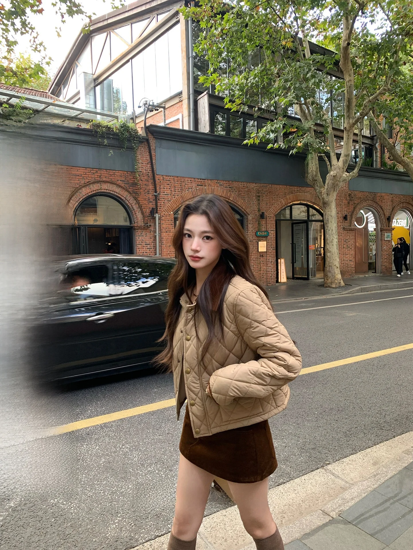 

Женский модный комплект: жилет в клетку из хлопка в стиле Old Money и вельветовая юбка с прямыми штанинами для повседневной носки, коллекция 23TH ALTER