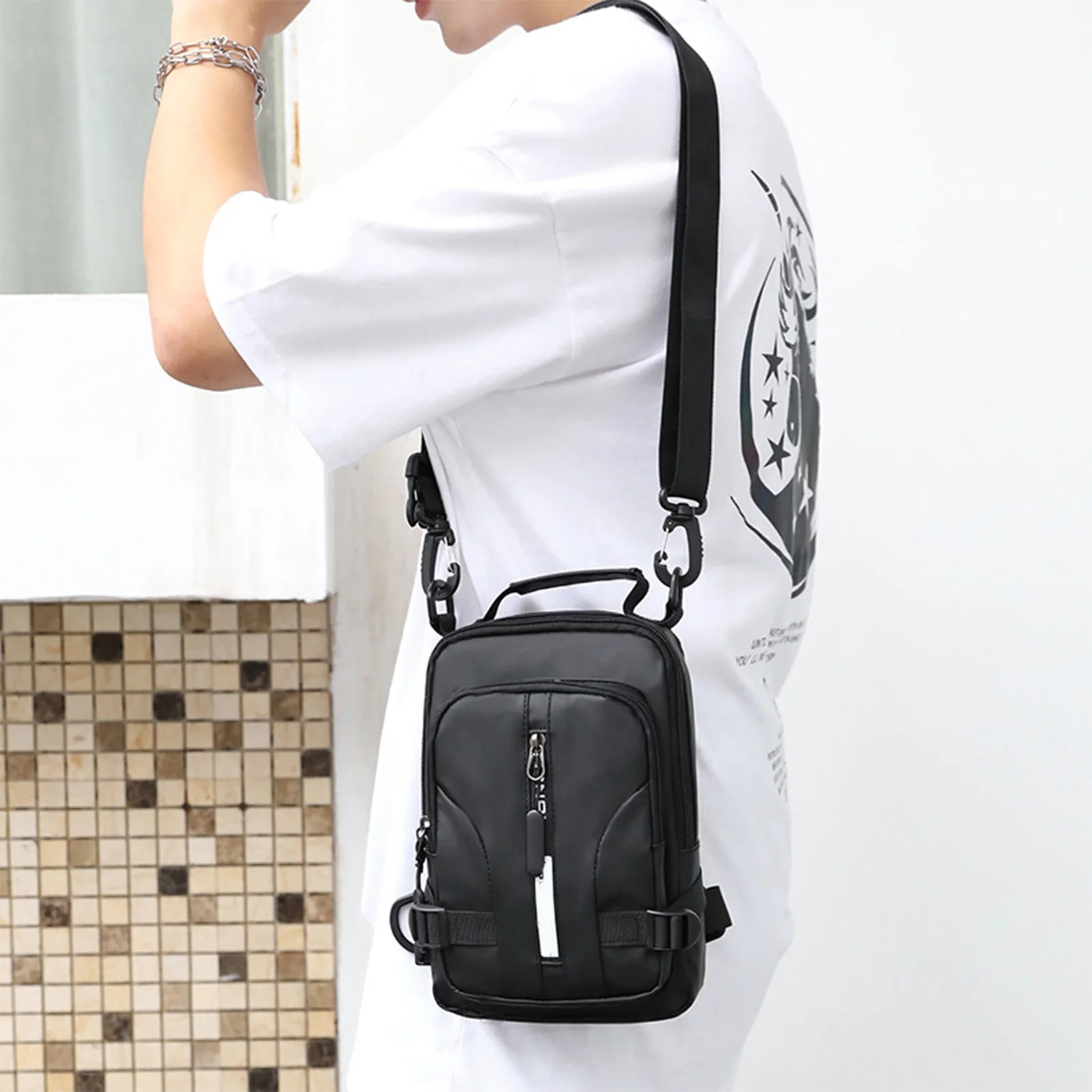 Chest Bag With USB Ports USB Charging Anti Theft Sports Bag Dayback For Cycling Sports