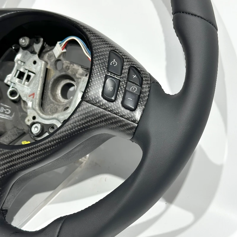 For BMW E46 Full Leather with Matte Carbon Fiber Cover Sport Steering Wheel for BMW E92 E90 E91E46 E81 E84 Factory Direct Sales