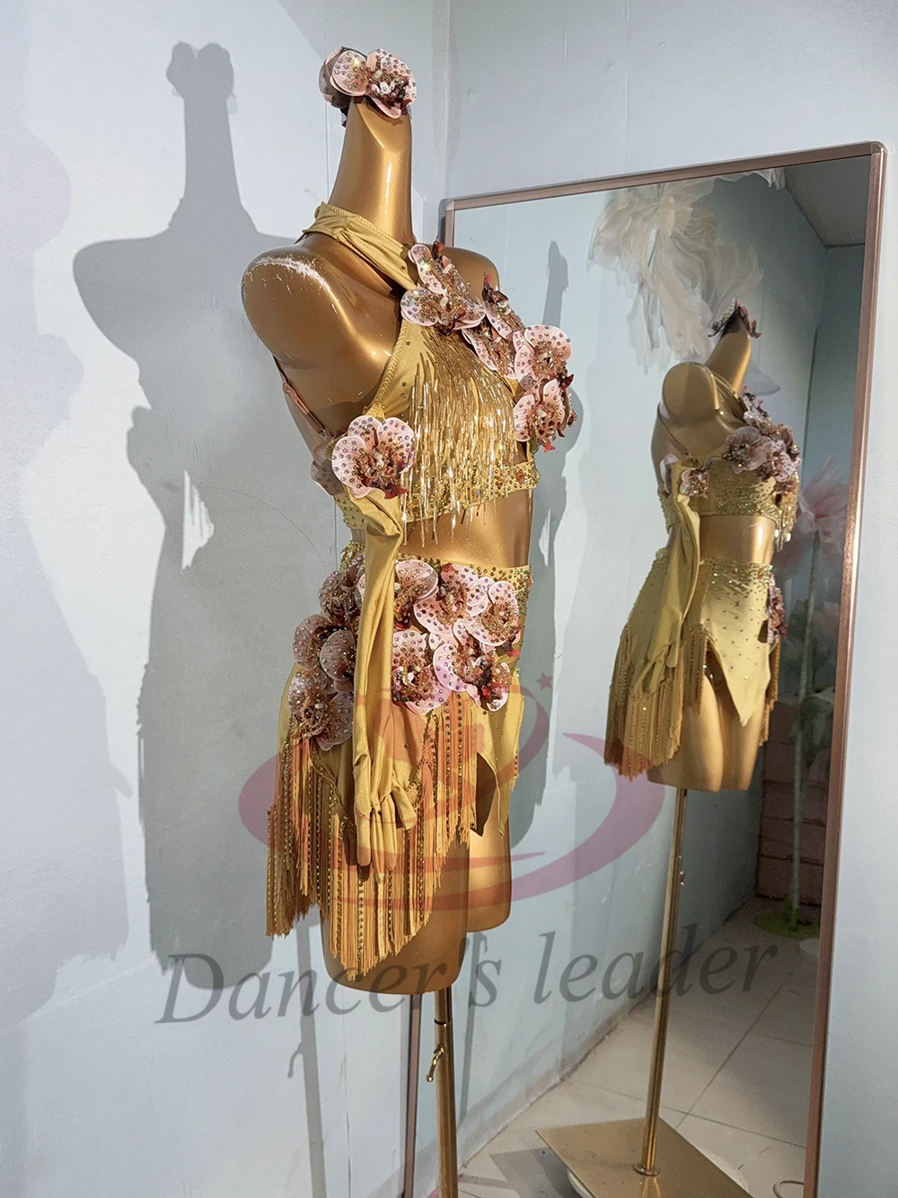 ラテンダンサー、大人と子供のハイエンドカスタマイズされた花の襟付きゴールドドレス、サンバABストーンパフォーマンスドレス